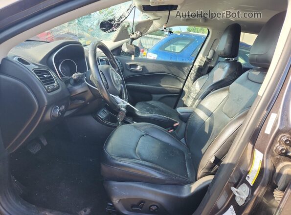 3C4NJCCB8LT140306 2020 JEEP COMPASS Gray Front interior view