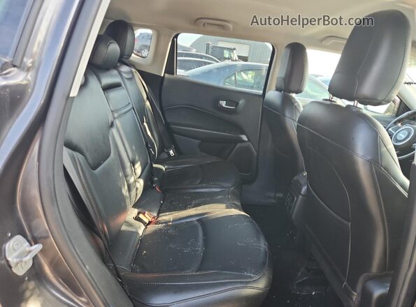 3C4NJCCB8LT140306 2020 JEEP COMPASS Gray Rear interior view