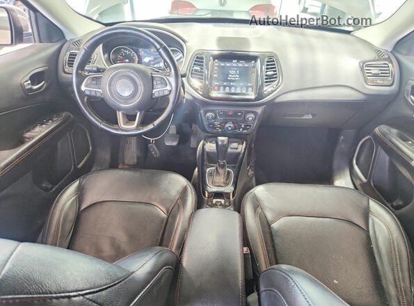 3C4NJCCB8LT194012 2020 JEEP COMPASS Gray Вид панелі приладів
