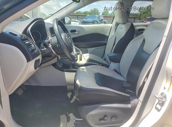 3C4NJCCB9JT123558 2018 JEEP COMPASS White Вид салону спереду