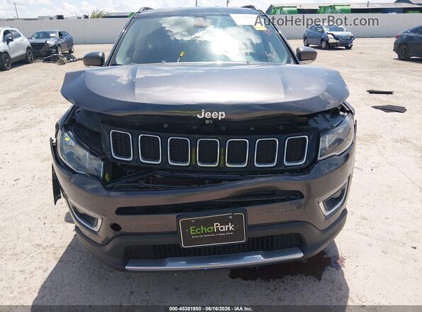 3C4NJCCBXJT156035 2018 JEEP COMPASS Gray Widok z przodu