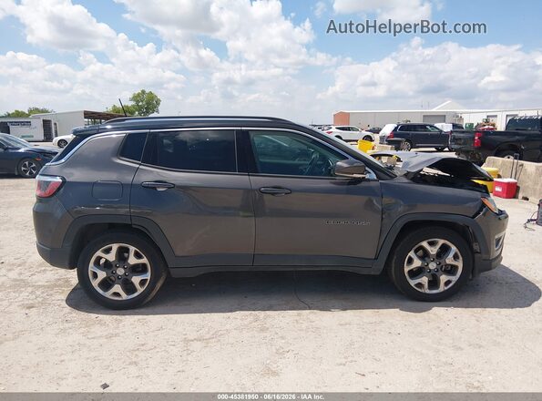3C4NJCCBXJT156035 2018 JEEP COMPASS Gray Widok wnętrza z tyłu
