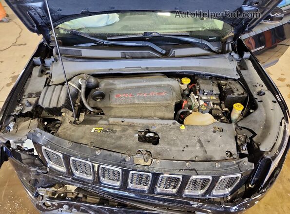 3C4NJCCBXJT248228 2018 JEEP COMPASS Черный 