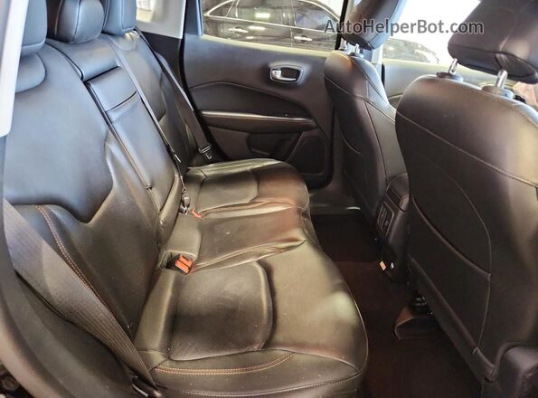 3C4NJCCBXJT248228 2018 JEEP COMPASS Черный 