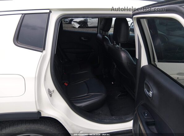 3C4NJCCBXJT406910 2018 JEEP COMPASS White VIN კოდის სტიკერის ხედი