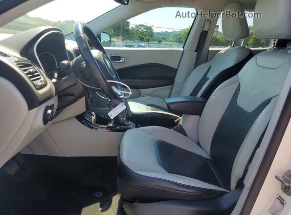 3C4NJCCBXLT114399 2020 JEEP COMPASS White Front interior view