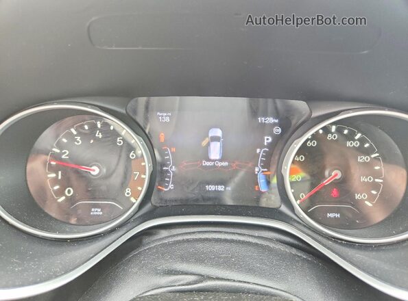 3C4NJCCBXLT179642 2020 JEEP COMPASS Silver Instrument cluster view