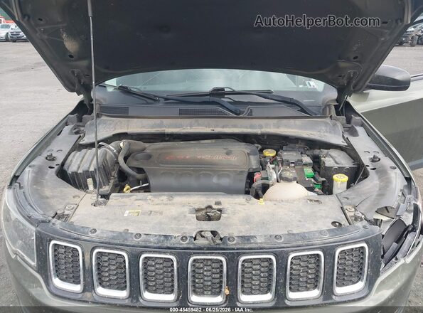 3C4NJDAB0JT399944 2018 JEEP COMPASS Green Հետևի տեսք