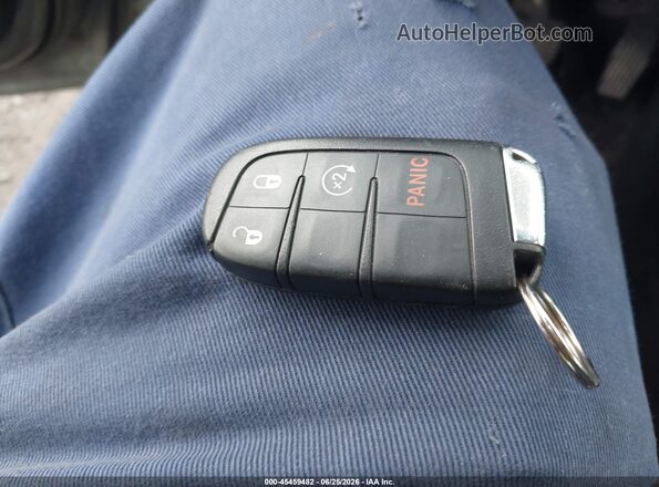 3C4NJDAB0JT399944 2018 JEEP COMPASS Green Առջևի վահանակի տեսք