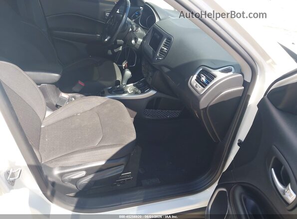 3C4NJDAB0MT599033 2021 JEEP COMPASS White Widok wnętrza z przodu