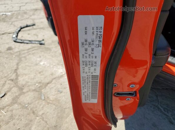 3C4NJDAB1JT101045 2018 JEEP COMPASS Orange VIN կոդի պիտակի տեսք