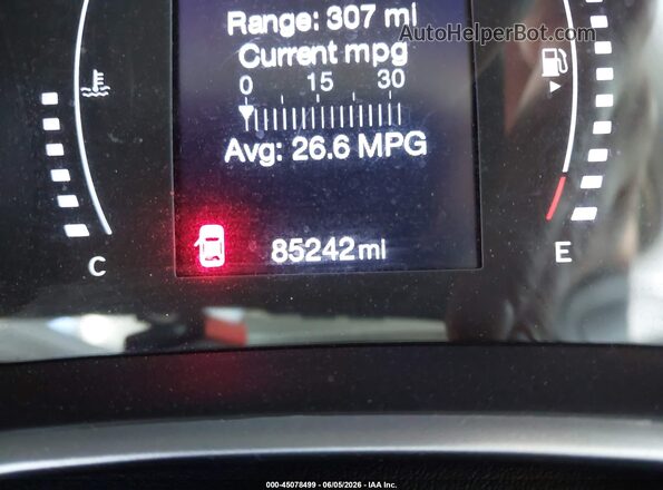 3C4NJDAB3JT392275 2018 JEEP COMPASS White 