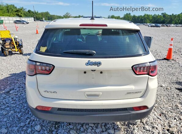 3C4NJDAB3LT245070 2020 JEEP COMPASS White Rear view