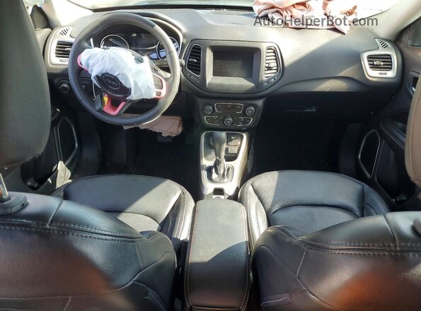 3C4NJDAB3LT245070 2020 JEEP COMPASS White Dashboard view