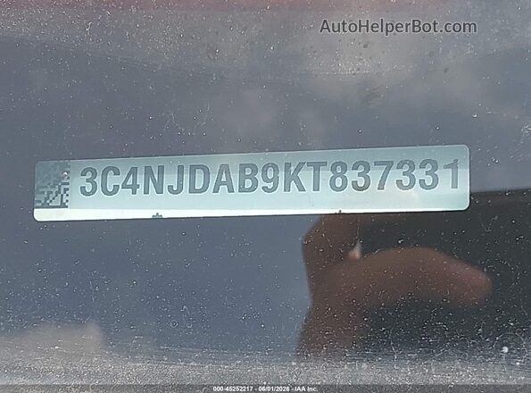 3C4NJDAB9KT837331 2019 JEEP COMPASS Silver Շարժիչի բաժամունքի տեսք