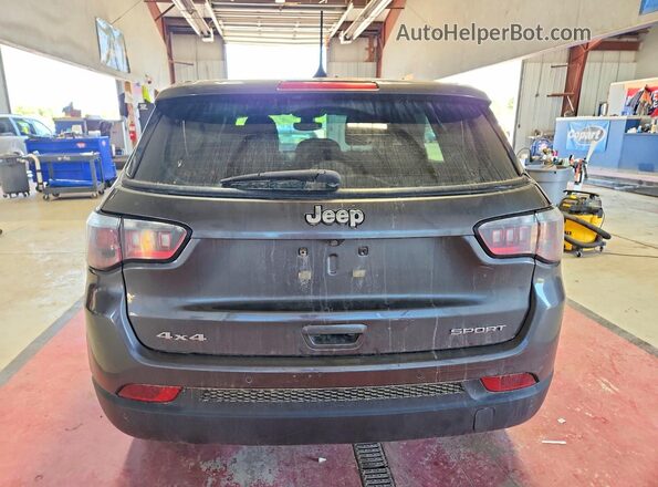 3C4NJDABXJT339069 2018 JEEP COMPASS Gray უკანა ხედი