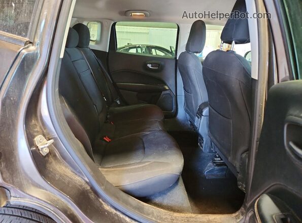 3C4NJDABXJT339069 2018 JEEP COMPASS Gray უკანა სალონის ხედი