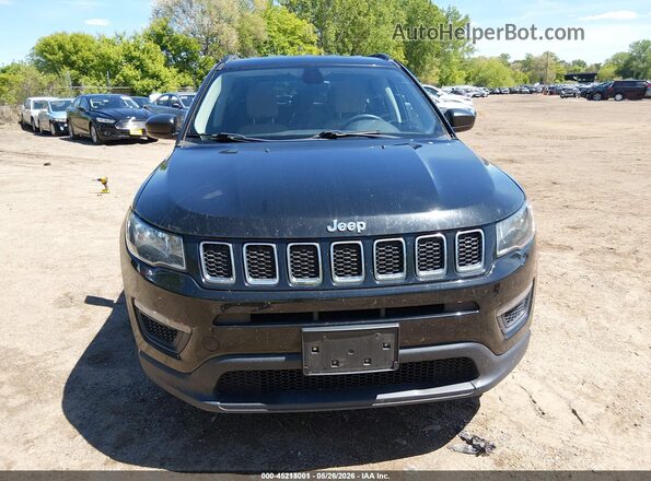 3C4NJDABXJT359645 2018 JEEP COMPASS Черный Вид щитка приборов