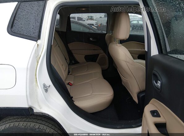 3C4NJDABXJT392290 2018 JEEP COMPASS White VIN sticker view