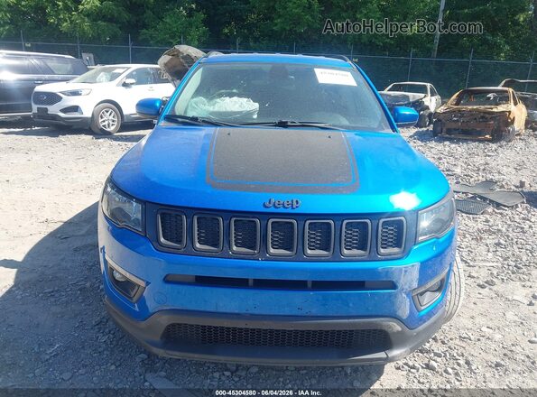 3C4NJDBB0HT666685 2017 JEEP NEW COMPASS Blue Instrument cluster view