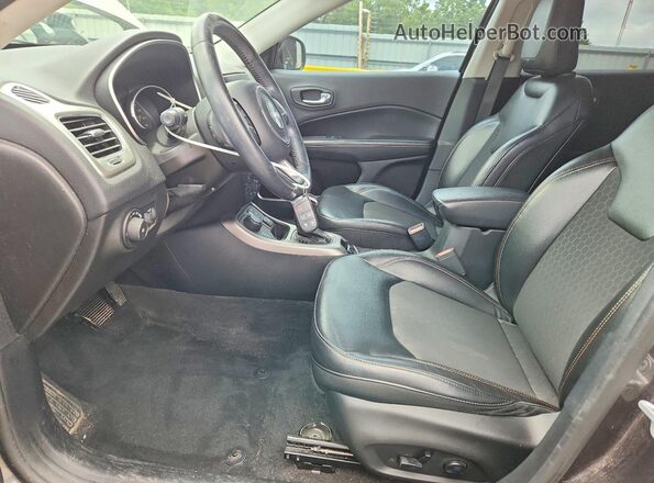 3C4NJDBB0JT246298 2018 JEEP COMPASS Charcoal Front interior view