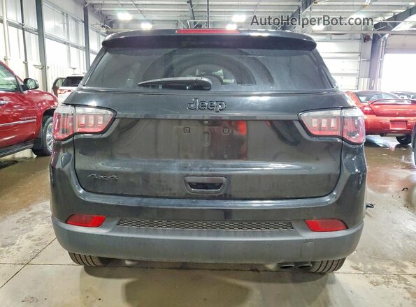 3C4NJDBB0JT304085 2018 JEEP COMPASS Black Հետևի տեսք