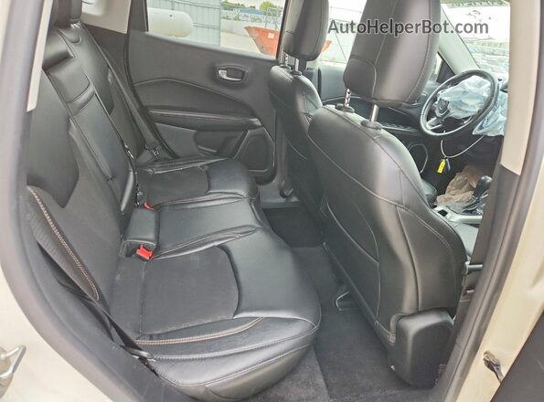 3C4NJDBB0JT400251 2018 JEEP COMPASS White 