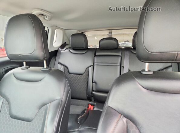 3C4NJDBB0JT400251 2018 JEEP COMPASS White 