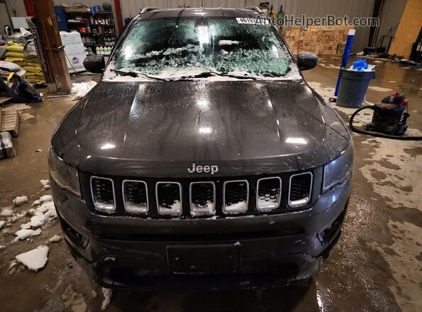 3C4NJDBB0KT724561 2019 JEEP COMPASS Gray Front view