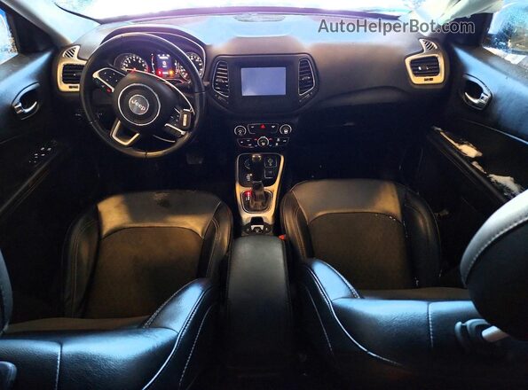 3C4NJDBB0KT724561 2019 JEEP COMPASS Gray Dashboard view