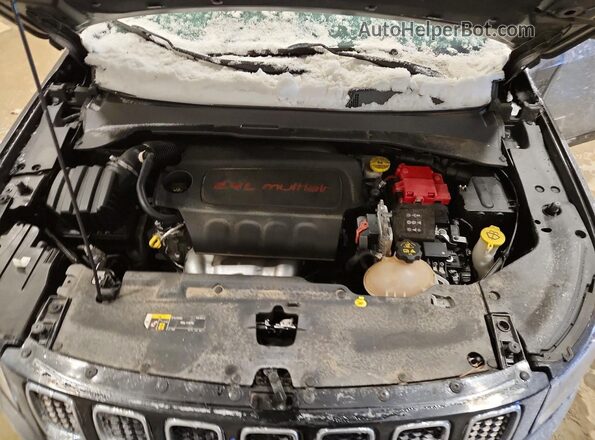 3C4NJDBB0KT724561 2019 JEEP COMPASS Gray Rear interior view