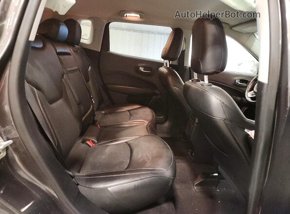 3C4NJDBB0KT724561 2019 JEEP COMPASS Gray Rear seats view