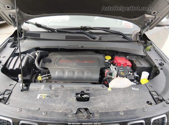 3C4NJDBB0KT734085 2019 JEEP COMPASS Серебряный Вид сзади