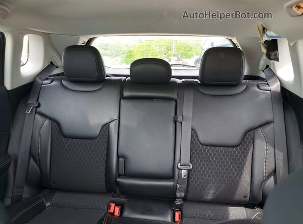 3C4NJDBB0LT160699 2020 JEEP COMPASS Silver 