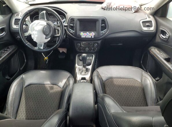 3C4NJDBB0LT160699 2020 JEEP COMPASS Silver 
