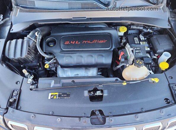 3C4NJDBB0NT120996 2022 JEEP COMPASS Black Engine compartment view