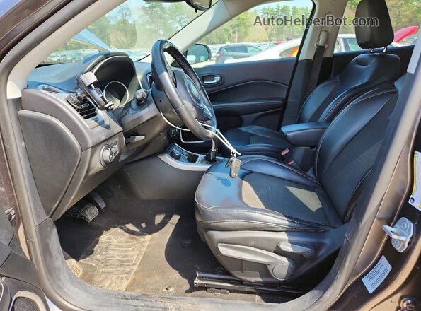 3C4NJDBB1HT674570 2017 JEEP COMPASS Gray Front interior view
