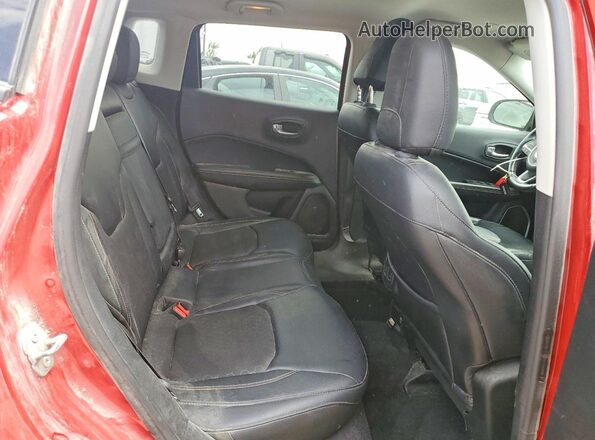3C4NJDBB1JT103716 2018 JEEP COMPASS Red Rear interior view