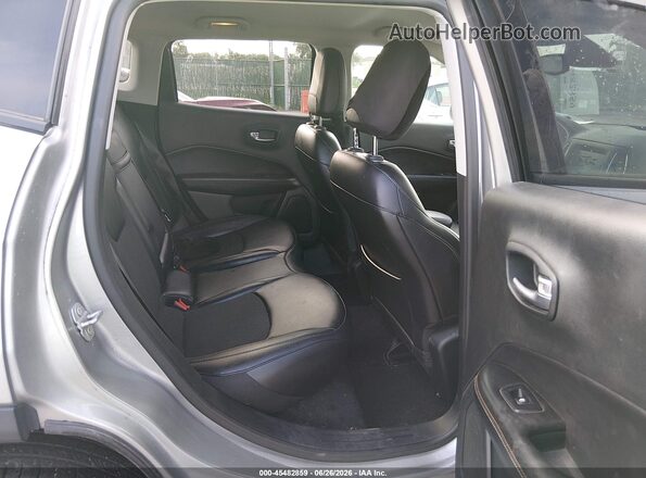 3C4NJDBB1KT767922 2019 JEEP COMPASS Silver Вид наклейки з VIN-кодом