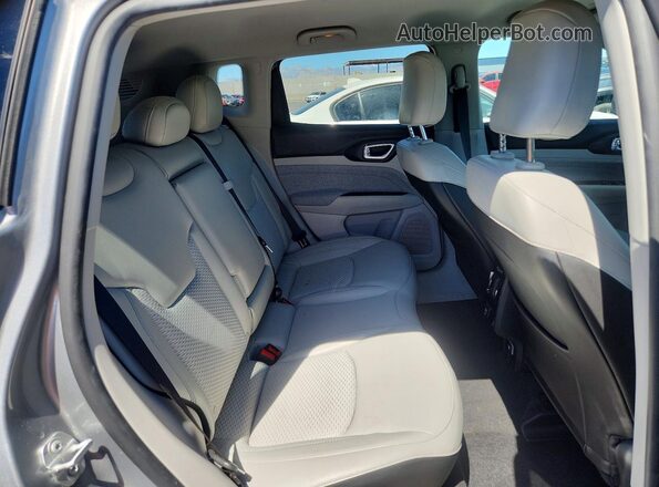 3C4NJDBB1NT118514 2022 JEEP COMPASS Silver უკანა სავარძლების ხედი