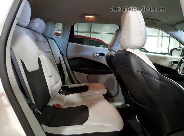 3C4NJDBB2HT693404 2017 JEEP COMPASS White Vista interior trasera