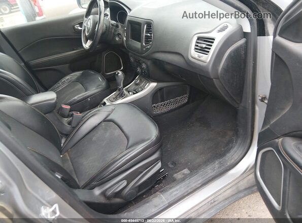 3C4NJDBB2JT142279 2018 JEEP COMPASS Silver Սալոնի դիմացի տեսք