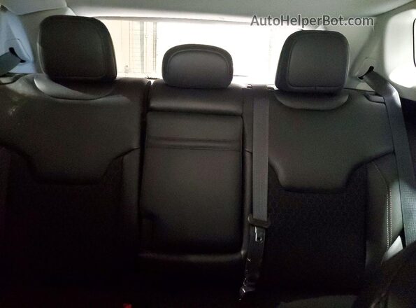 3C4NJDBB2JT191031 2018 JEEP COMPASS Белый 