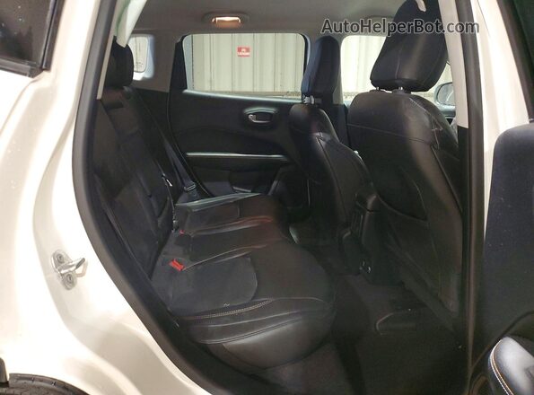 3C4NJDBB2JT191031 2018 JEEP COMPASS Белый 