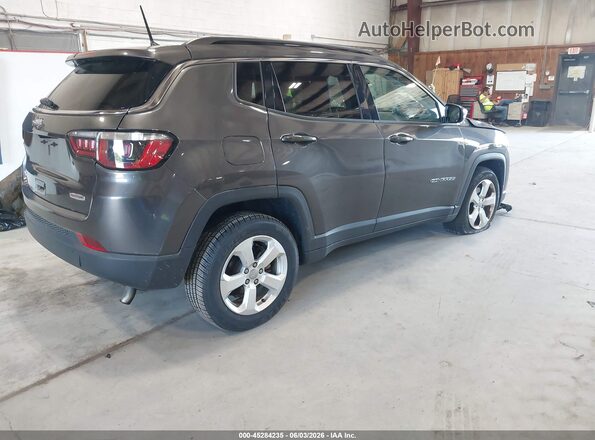 3C4NJDBB2JT255990 2018 JEEP COMPASS Gray 