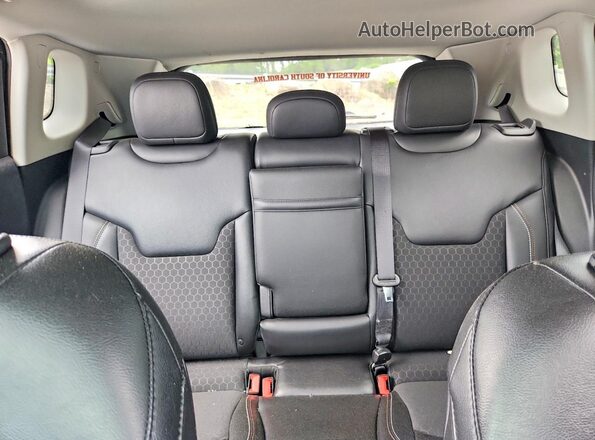 3C4NJDBB2JT434868 2018 JEEP COMPASS Черный Вид задних сидений