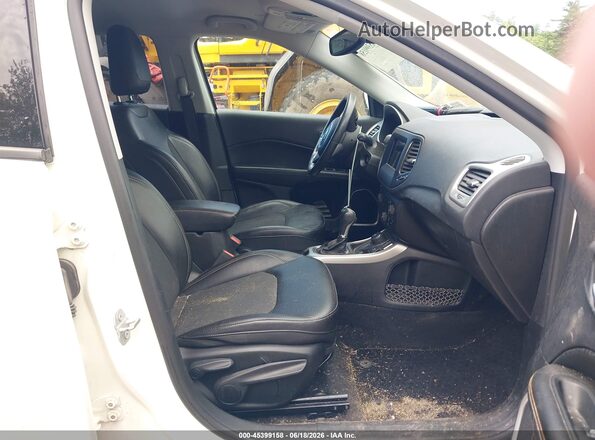 3C4NJDBB2KT754631 2019 JEEP COMPASS White Widok wnętrza z przodu