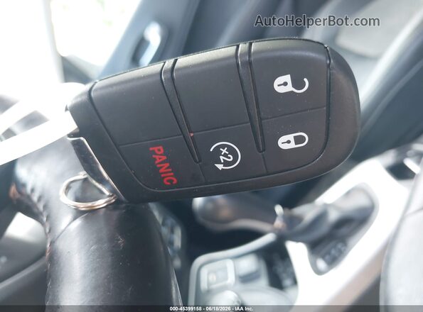 3C4NJDBB2KT754631 2019 JEEP COMPASS White Widok deski rozdzielczej