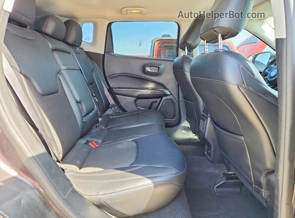 3C4NJDBB3HT654059 2017 JEEP COMPASS Gray Вид задніх сидінь