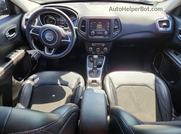 3C4NJDBB3HT654059 2017 JEEP COMPASS Gray Вид панелі приладів